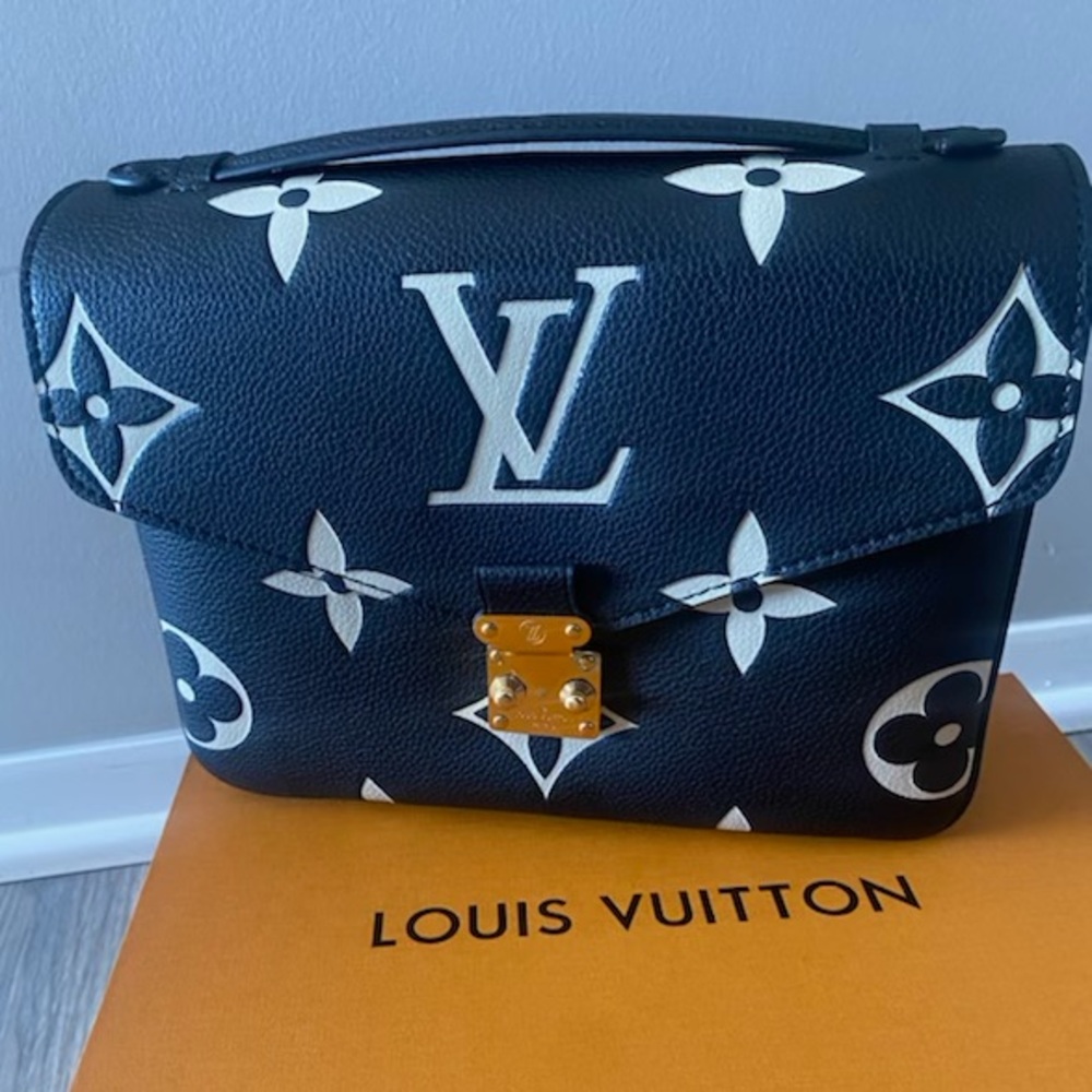 Louis Vuitton Pochette Métis